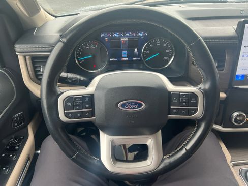 Used 2023 Ford Expedition Limited image 22