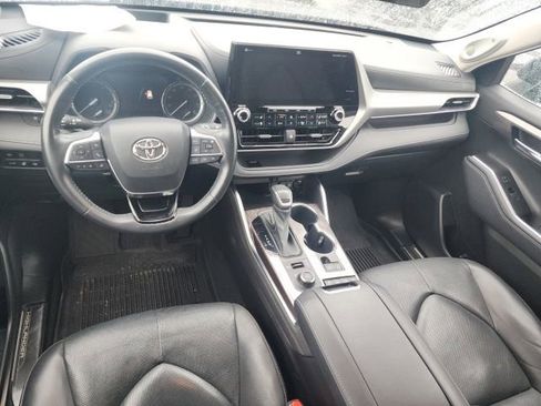 Used 2021 Toyota Highlander Platinum AWD/4WD image 14