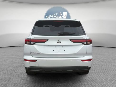 Used 2022 Mitsubishi Outlander ES AWD/4WD image 5