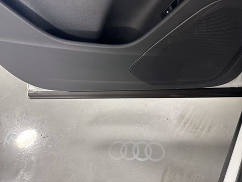 Used 2023 Audi Q7 2.0T Premium w/ Convenience Package AWD/4WD image 10