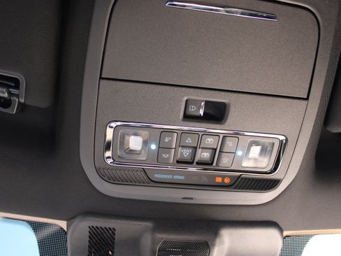 Used 2025 Ford F350 Platinum AWD/4WD image 24
