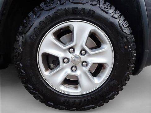 Used 2014 Jeep Grand Cherokee Laredo w/ Quick Order Package 23E AWD/4WD image 7