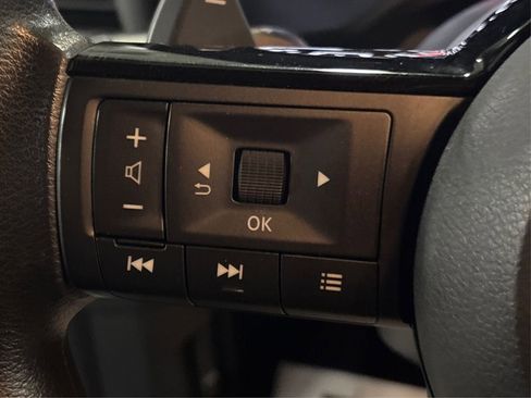 Used 2021 Nissan Rogue SV image 35