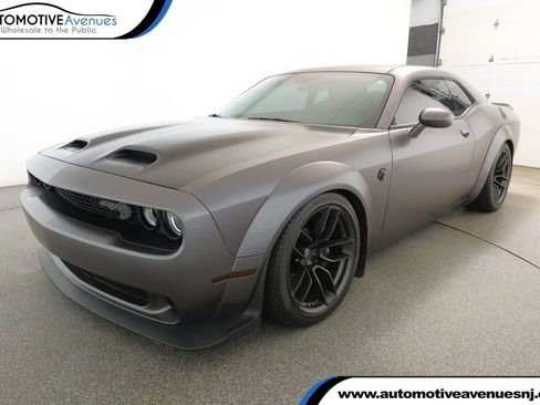 Used 2023 Dodge Challenger SRT Hellcat image 1