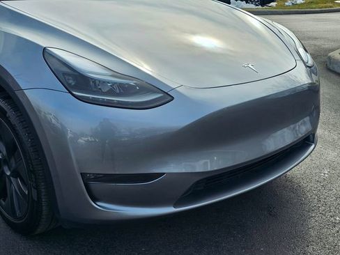 Used 2024 Tesla Model Y Long Range image 3