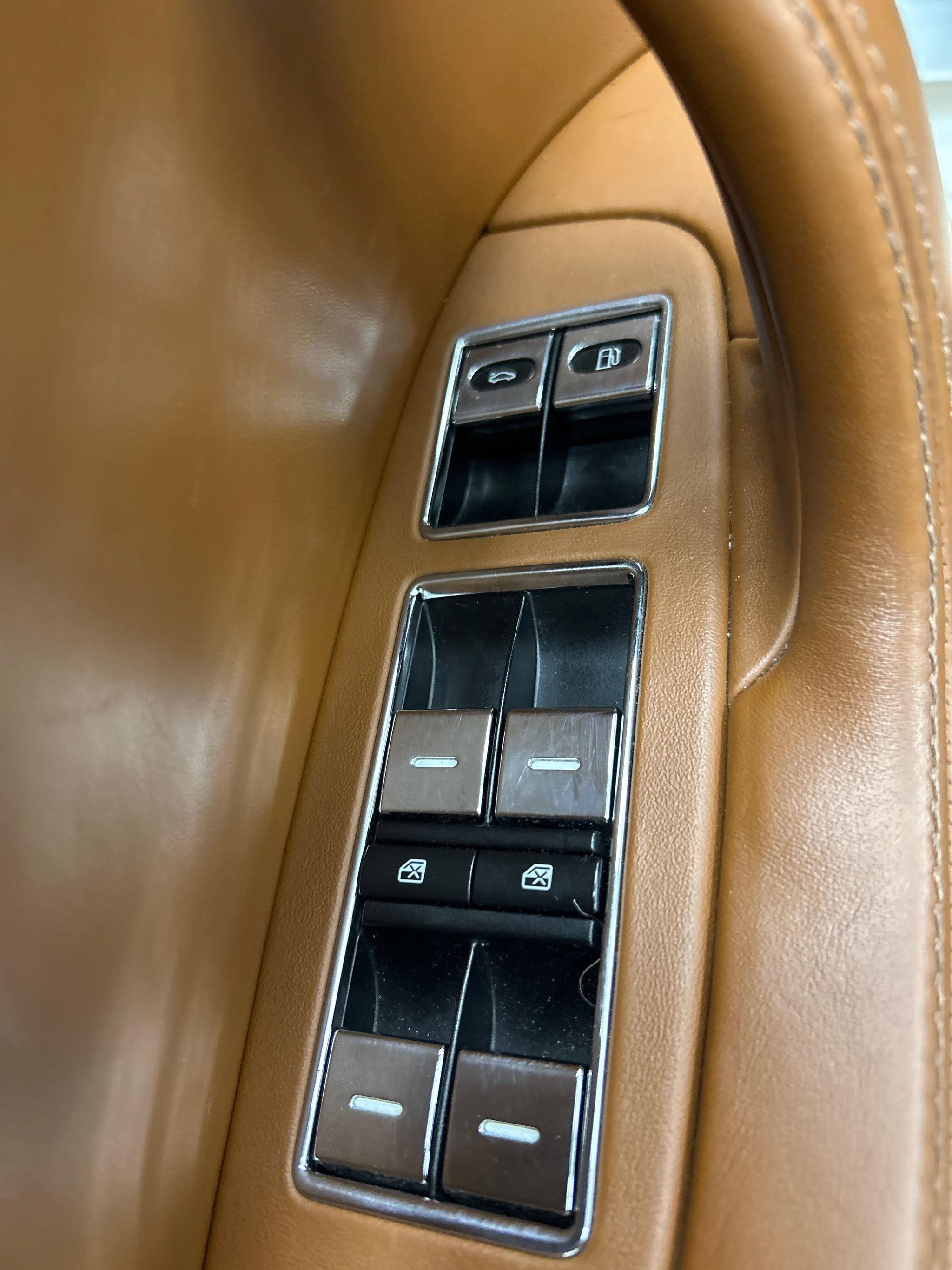 Used 2013 Bentley Flying Spur Flying Spur w/ Convenience Specification Pkg AWD/4WD image 12