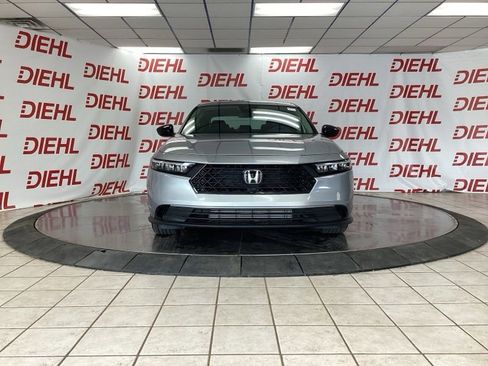 Used 2025 Honda Accord SE image 2