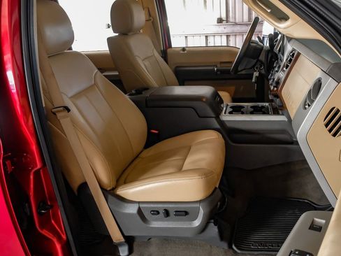 Used 2015 Ford F350 Lariat w/ Lariat Interior Package image 31