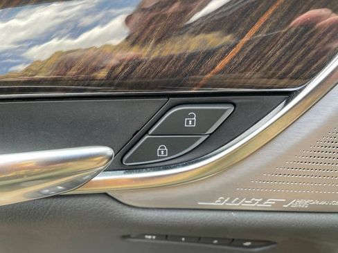 Used 2024 Cadillac XT6 Premium Luxury w/ Platinum Package AWD/4WD image 6