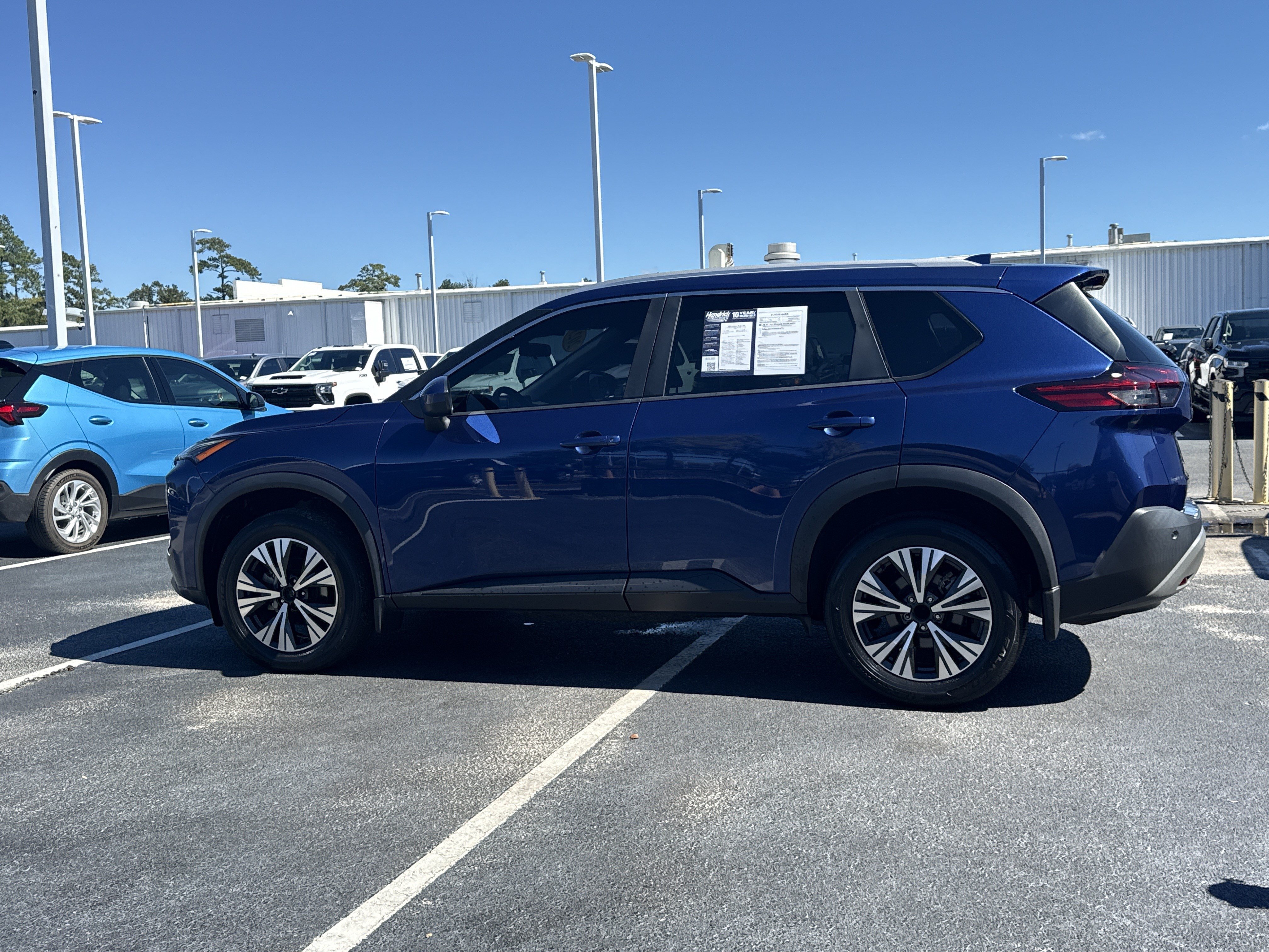 Used 2023 Nissan Rogue SV w/ SV Premium B Package FWD image 14