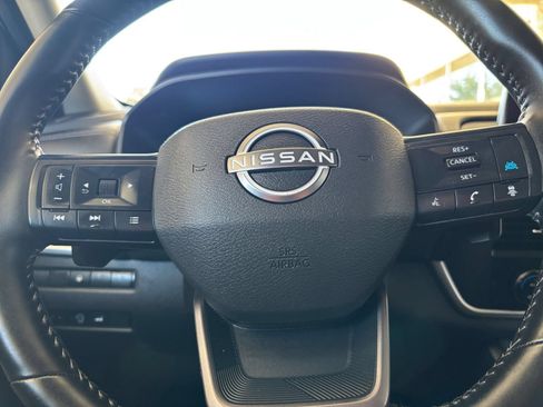 Used 2025 Nissan Rogue SV FWD image 30