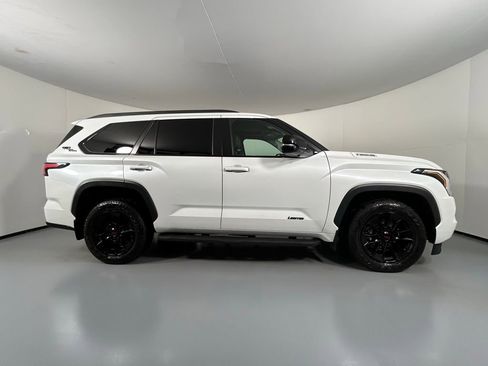 Used 2024 Toyota Sequoia Limited image 8