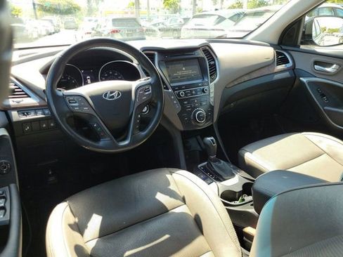 Used 2017 Hyundai Santa Fe SE w/ Ultimate Package FWD image 12