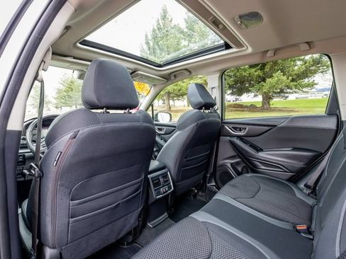 Used 2020 Subaru Forester Premium AWD/4WD image 14