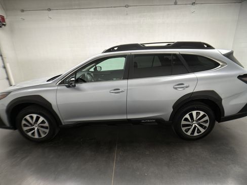 Used 2025 Subaru Outback Premium w/ Popular Package #1A AWD/4WD image 5