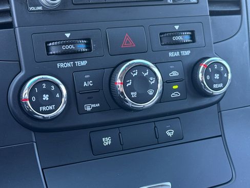 Used 2014 Kia Sedona LX FWD image 21