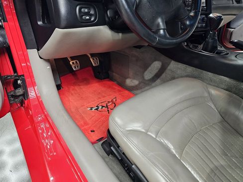 Used 1997 Chevrolet Corvette Coupe w/ Memory Pkg image 23