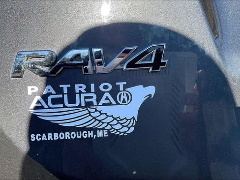 Used 2017 Toyota RAV4 XLE image 33