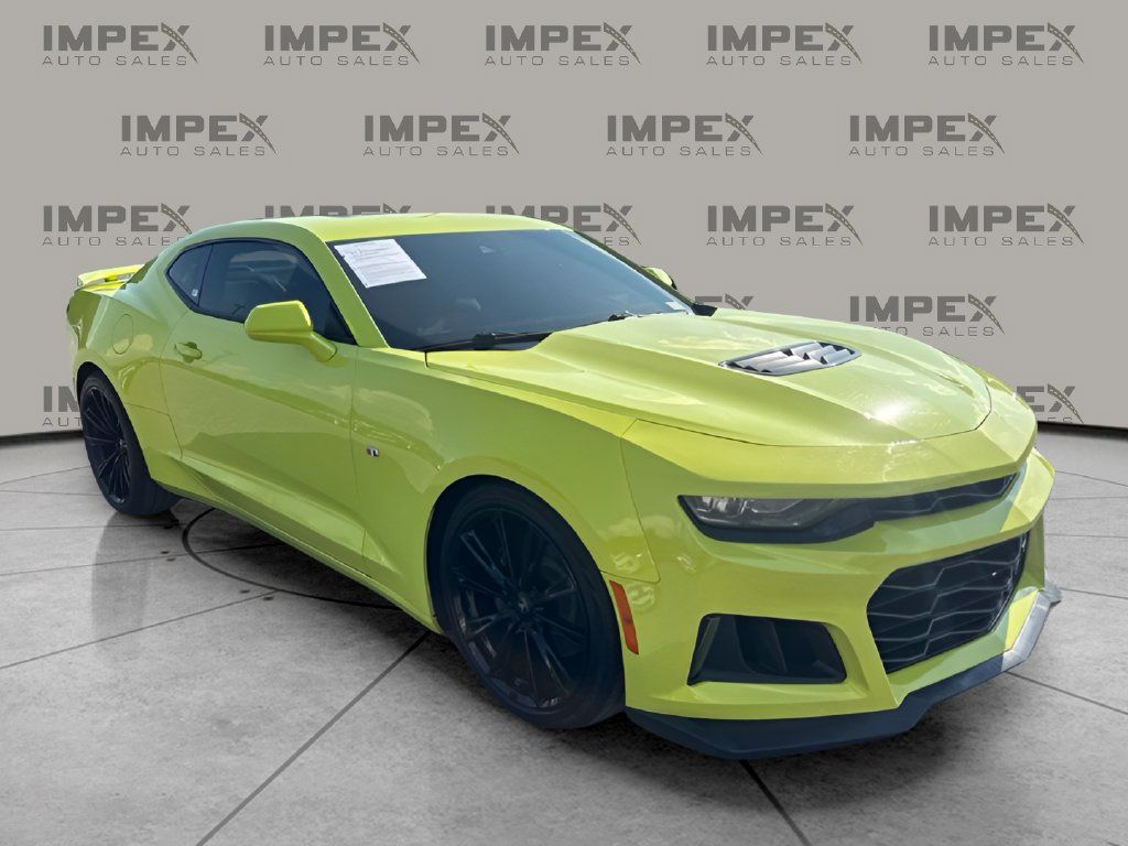 Used 2021 Chevrolet Camaro SS RWD image 7