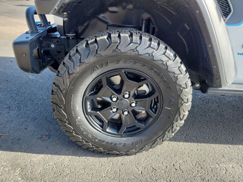 Used 2023 Jeep Wrangler Unlimited Rubicon 4xe image 26