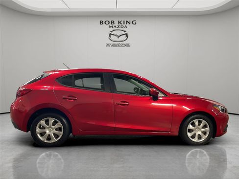 Used 2016 MAZDA MAZDA3 i Sport FWD image 6