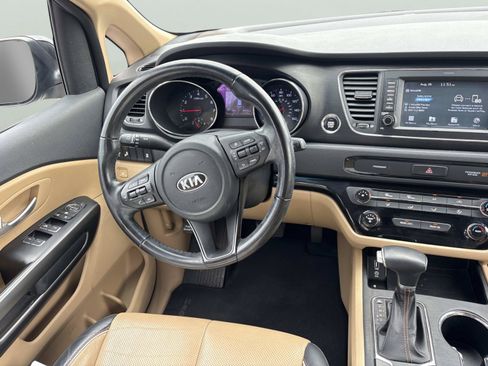 Used 2019 Kia Sedona EX FWD image 10
