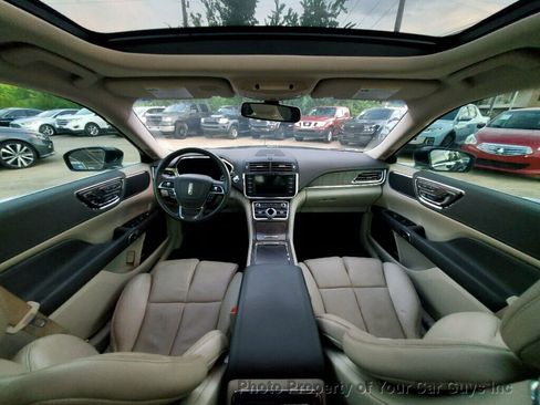 Used 2019 Lincoln Continental Select w/ Continental Climate Package image 26