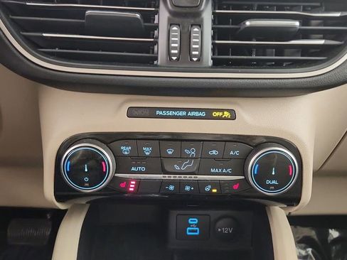 Used 2022 Ford Escape SEL image 16