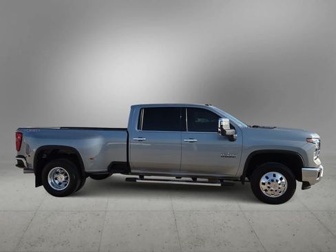 Used 2026 Chevrolet Silverado 3500 LTZ w/ LTZ Texas Edition AWD/4WD image 9