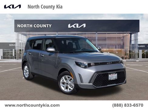 Certified 2025 Kia Soul LX w/ LX Technology Package FWD image 1