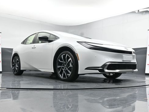 New 2026 Toyota Prius Plug-In Hybrid FWD image 29