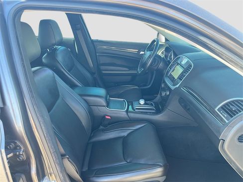 Used 2022 Chrysler 300 Touring L w/ Popular Equipment Group image 29