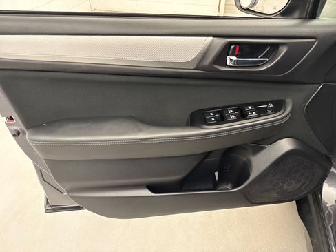 Used 2019 Subaru Outback 2.5i Premium AWD/4WD image 11