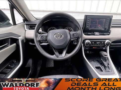 Used 2022 Toyota RAV4 XLE image 6