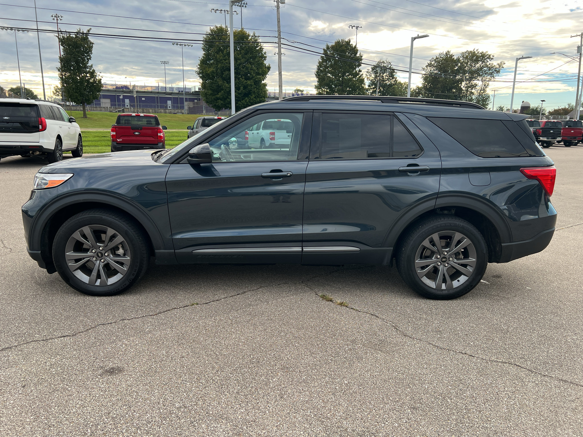 Used 2023 Ford Explorer XLT w/ Equipment Group 202A AWD/4WD image 7