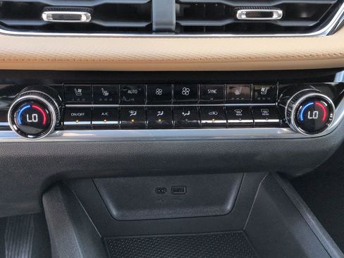 New 2026 Chevrolet Equinox ACTIV w/ Convenience Package III FWD image 18