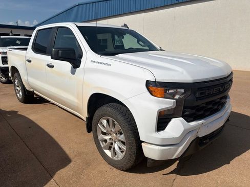 Used 2023 Chevrolet Silverado 1500 Custom AWD/4WD image 4