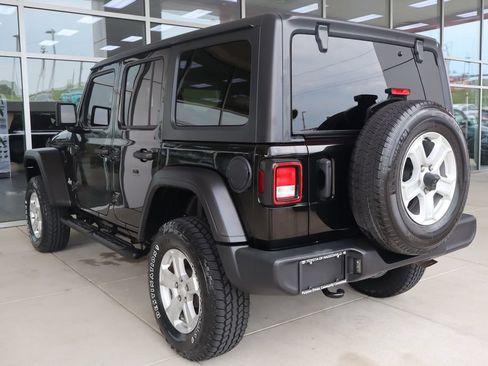 Used 2021 Jeep Wrangler Unlimited Sport AWD/4WD image 6