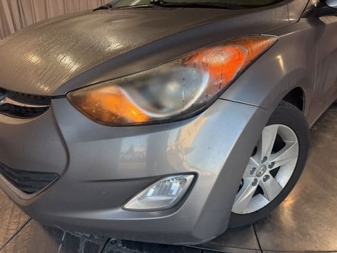 Used 2013 Hyundai Elantra GLS w/ Preferred Pkg image 9