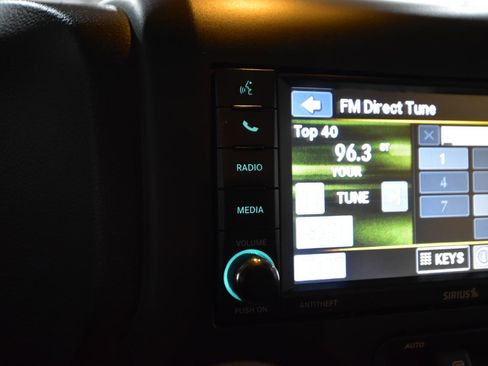 Used 2018 Jeep Wrangler Unlimited Sport S image 32