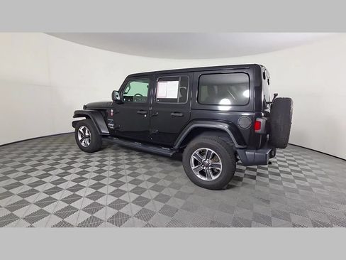 Used 2019 Jeep Wrangler Unlimited Sahara AWD/4WD image 45