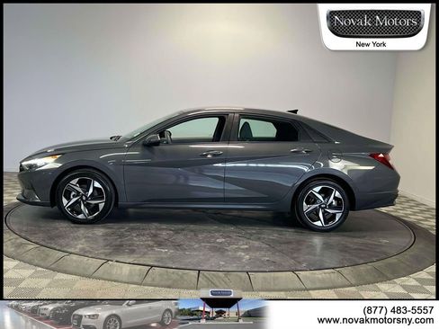 Used 2023 Hyundai Elantra SEL w/ Convenience Package image 5