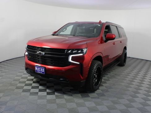 Used 2023 Chevrolet Suburban RST AWD/4WD image 25