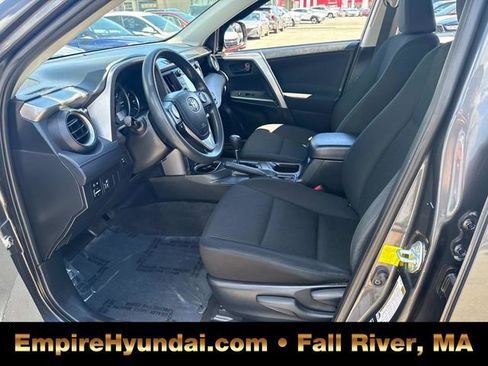 Used 2016 Toyota RAV4 LE image 18