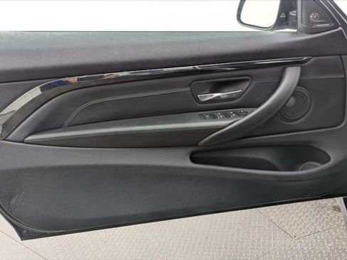 Used 2018 BMW M4 Convertible image 13