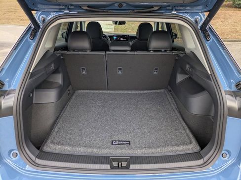 New 2026 Volkswagen Tiguan SE image 13