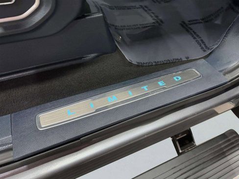 Used 2022 Ford F250 Limited w/ FX4 Off-Road Package image 56