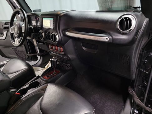 Used 2016 Jeep Wrangler Unlimited Rubicon image 22