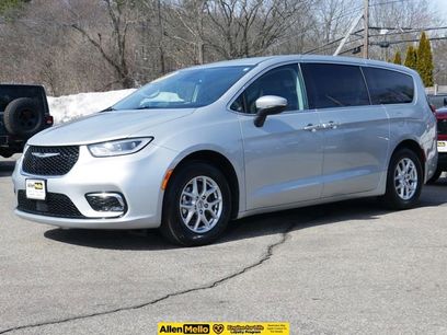 Used 2023 Chrysler Pacifica Touring-L