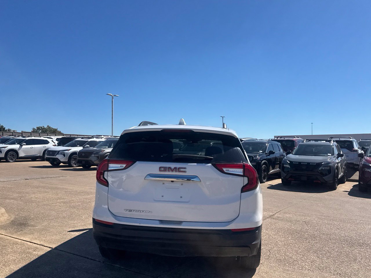 Used 2022 GMC Terrain SLE w/ Driver Convenience Package FWD image 22